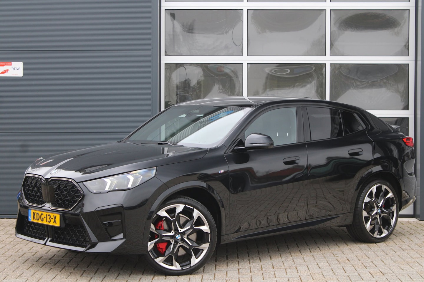 BMW X2 - SDrive20i M-Sport Pro | Pano | HK | HUD | Memory | 21'' | Iconic Glow - AutoWereld.nl
