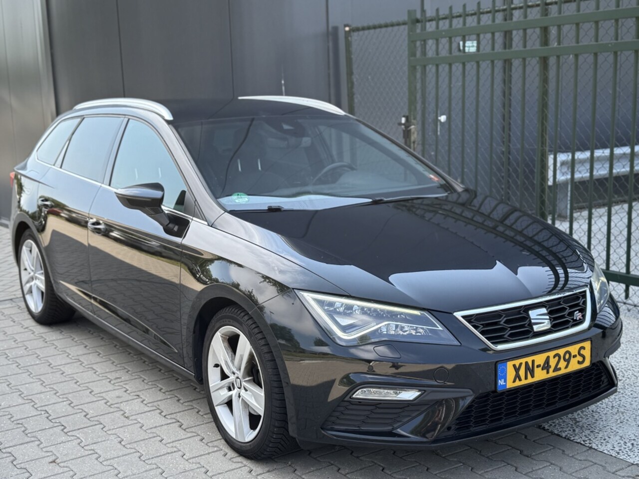 SEAT Leon ST - 1.5 TSI FR XENON | LANE | CRUISE | ELEK PAKKET | PDC | CV | CLIMA | LED | LM - AutoWereld.nl
