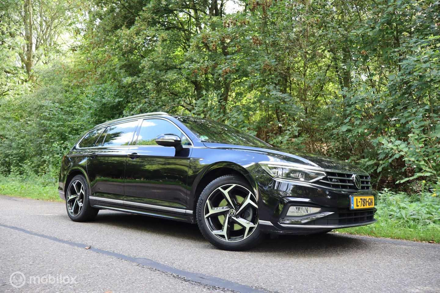 Volkswagen Passat Variant - 1.5 TSI R-Line Business + 1.5 TSI R-Line Business + | PANO | - AutoWereld.nl