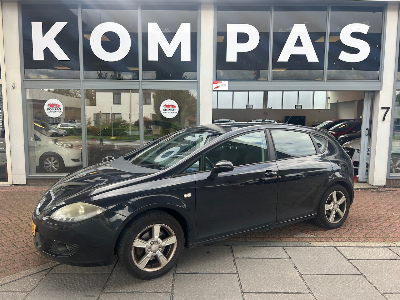 SEAT Leon - 1.6 Sportstyle |Driem VV|Airco|NAP|APK27|Multi.Stuurwiel|EL.Ramen|LM.Velgen - AutoWereld.nl