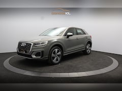 Audi Q2 - 1.0 TFSI #limited Orig. NL / LED / Trekhaak afn. / 18'' LM velgen / Airco / Nano grijs / P