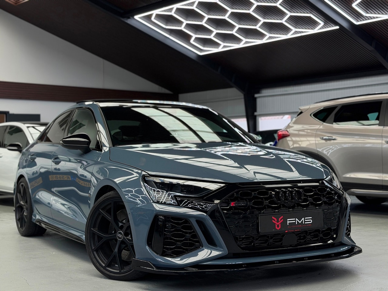 Audi RS3 - Limousine 2.5 TFSI Quattro Maxton Panorama - AutoWereld.nl