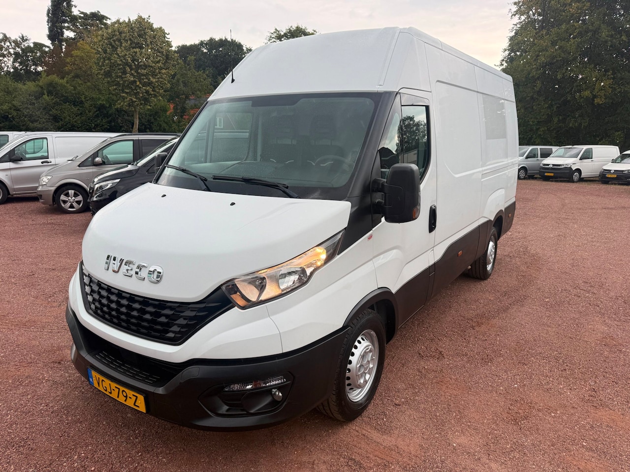 Iveco Daily - 35 S 16 35S16V 2.3 160PK L2H2 3.5T trekgewicht / Cruise / Airco - AutoWereld.nl