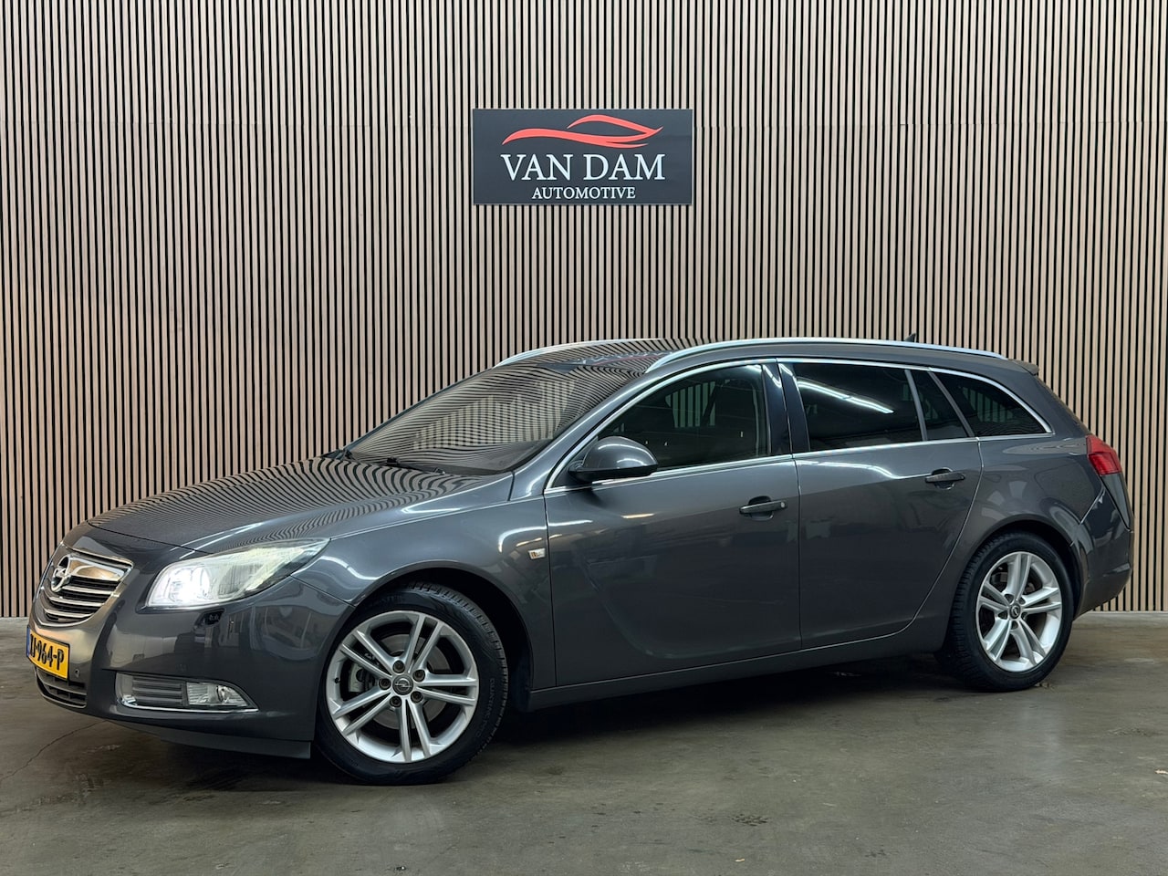 Opel Insignia - 2.0 T Sport 4x4 2010 AUTOMAAT XENON NAVI PDC - AutoWereld.nl
