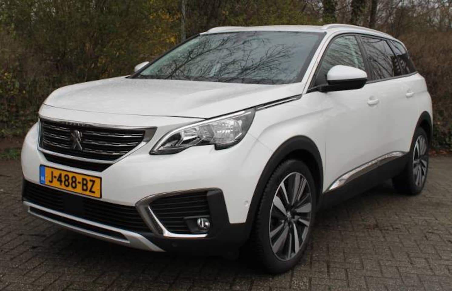 Peugeot 5008 - 1.2 PureTech 130pk S&S EAT8 Blue Lease Premium - AutoWereld.nl