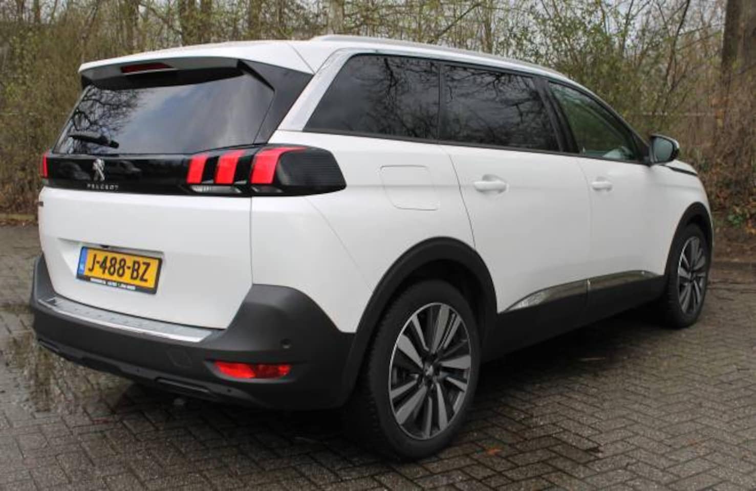 Peugeot 5008 - 1.2 PureTech 130pk S&S EAT8 Blue Lease Premium