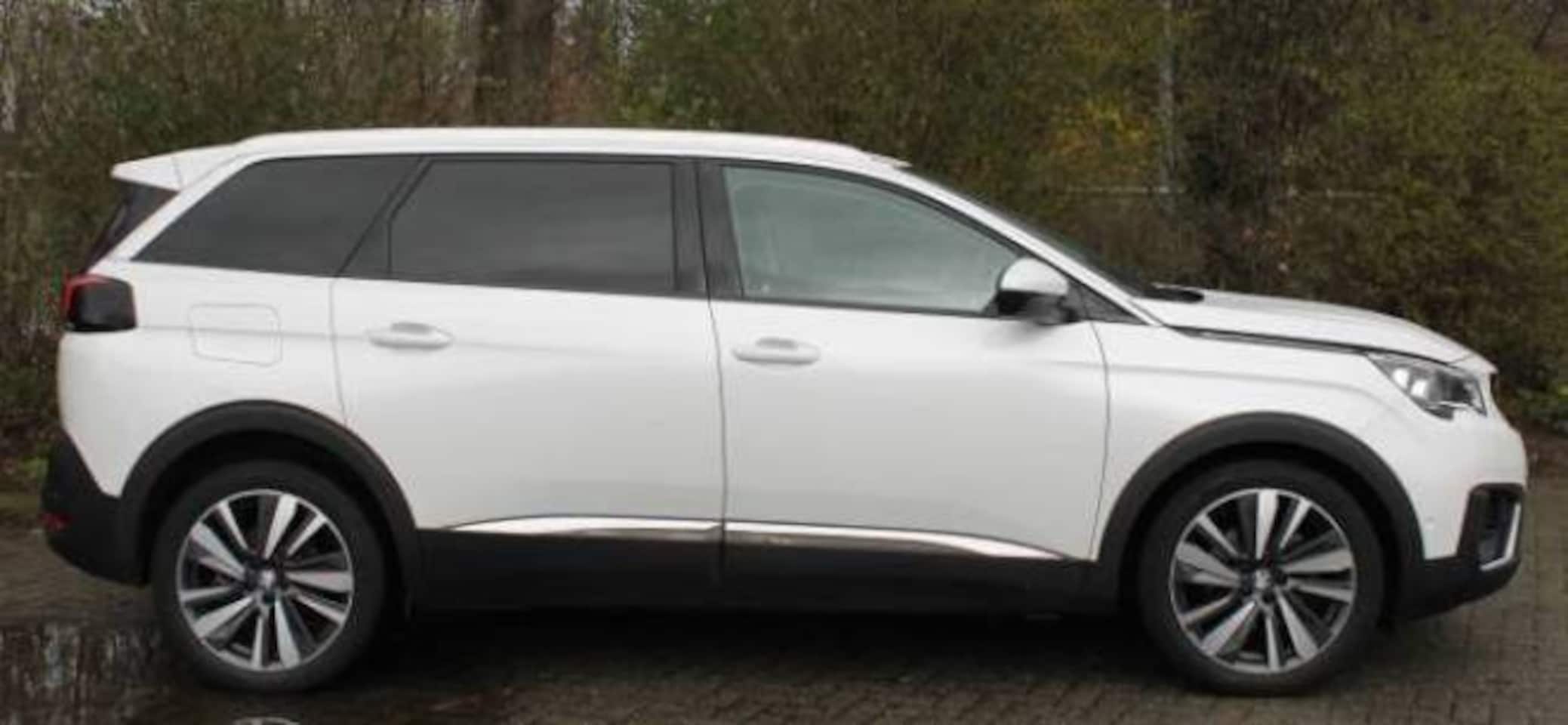 Peugeot 5008 - 1.2 PureTech 130pk S&S EAT8 Blue Lease Premium