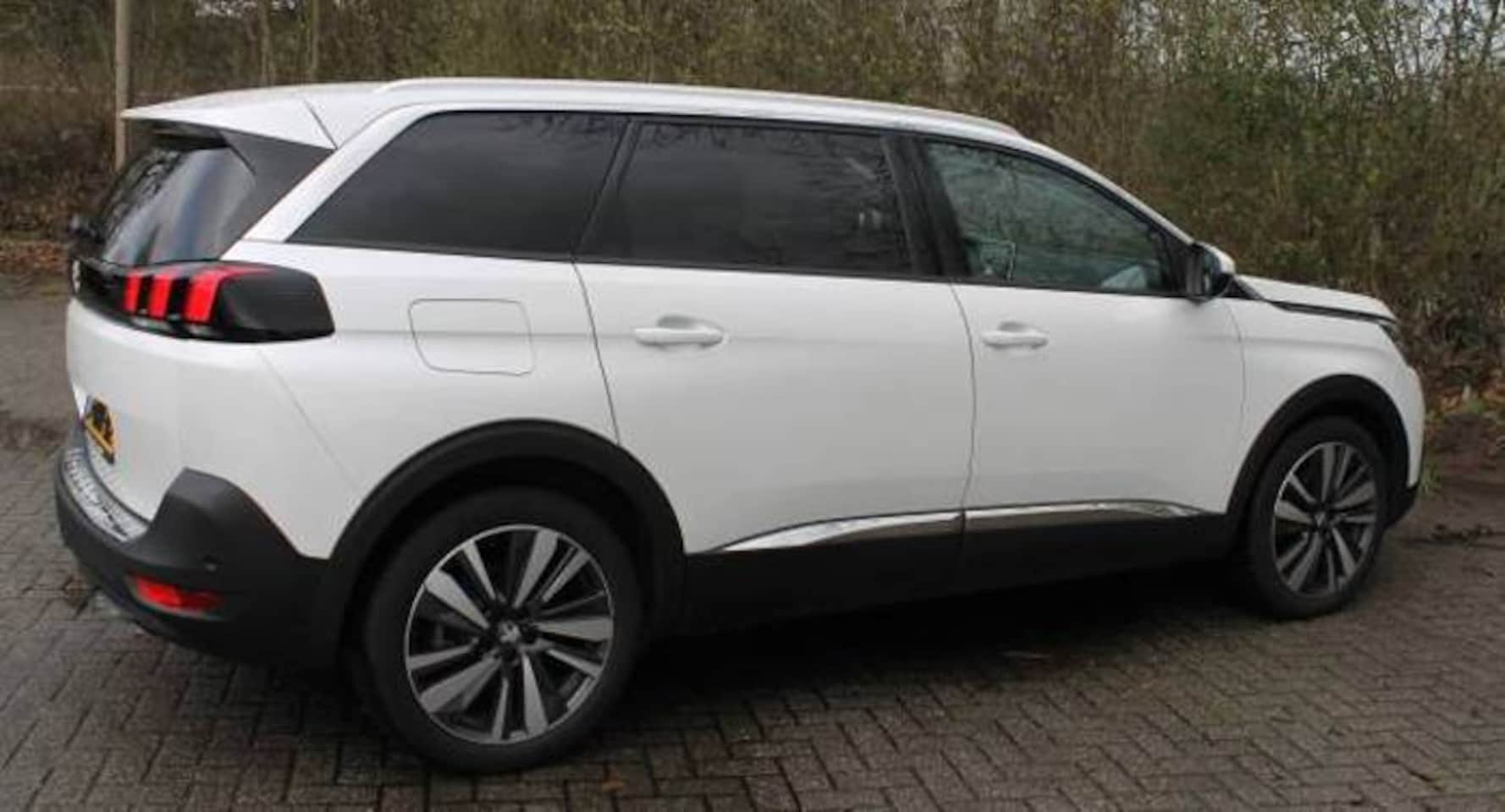 Peugeot 5008 - 1.2 PureTech 130pk S&S EAT8 Blue Lease Premium