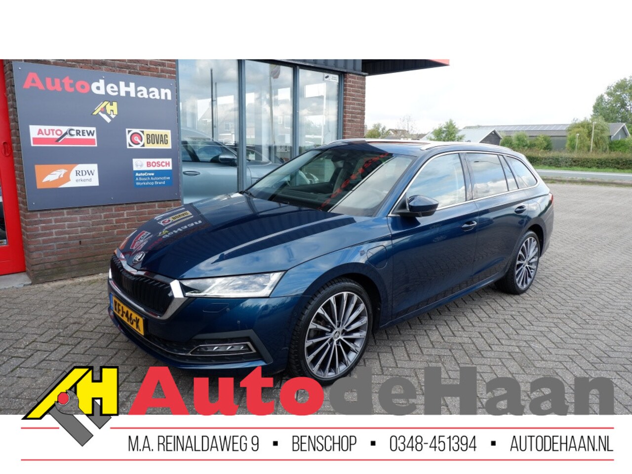 Skoda Octavia Combi - Style iV Pano/ACC/Head-up/Camera/Keyless/Led/Standkachel - AutoWereld.nl