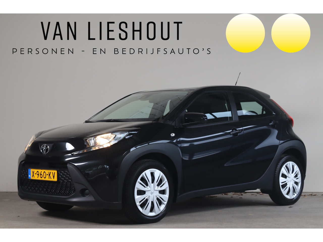 Toyota Aygo X - 1.0 VVT-i MT Play - NL Auto!! Adap Cruise I Camera I Apple - AutoWereld.nl