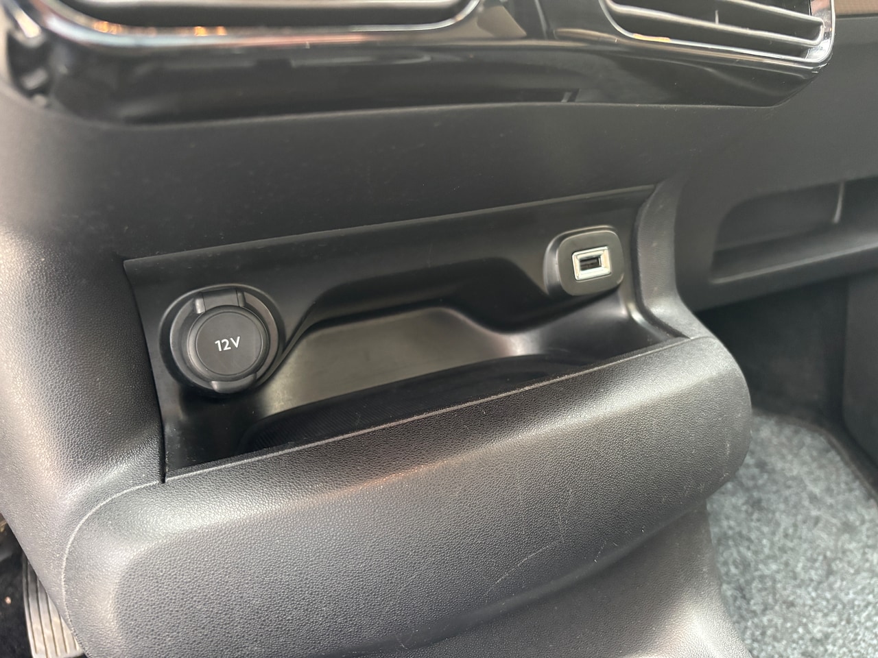 Citroën C4 Cactus - 1.2 PureTech Business | Org-NL auto. Navi. D-riem verv. Trekhaak