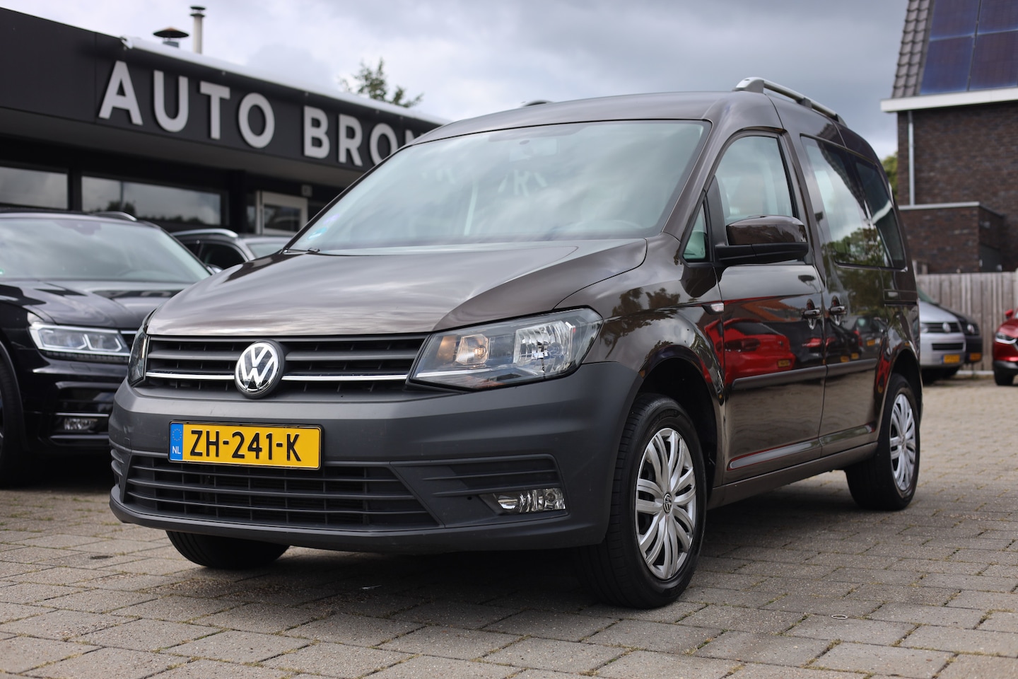 Volkswagen Caddy - 1.4 TSI AUTOMAAT | NAVI | CARPLAY | ACC | TREKHAAK - AutoWereld.nl