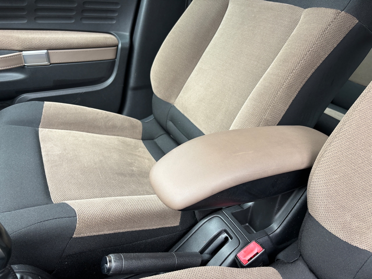 Citroën C4 Cactus - 1.2 PureTech Business | Org-NL auto. Navi. D-riem verv. Trekhaak