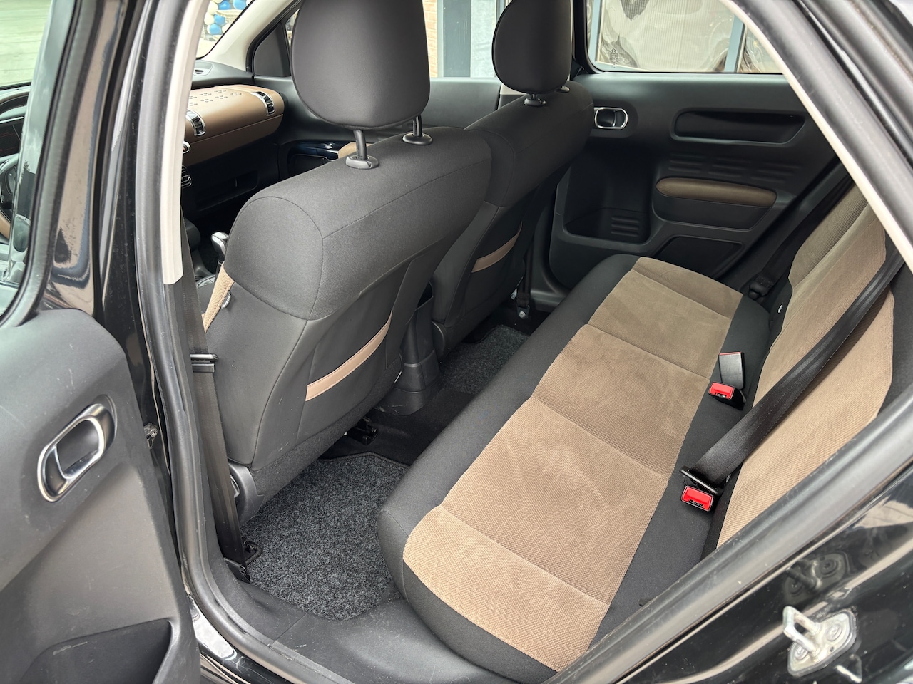 Citroën C4 Cactus - 1.2 PureTech Business | Org-NL auto. Navi. D-riem verv. Trekhaak