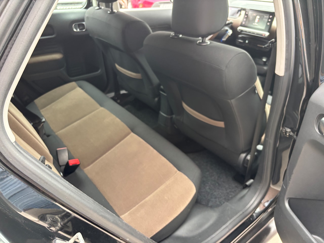 Citroën C4 Cactus - 1.2 PureTech Business | Org-NL auto. Navi. D-riem verv. Trekhaak