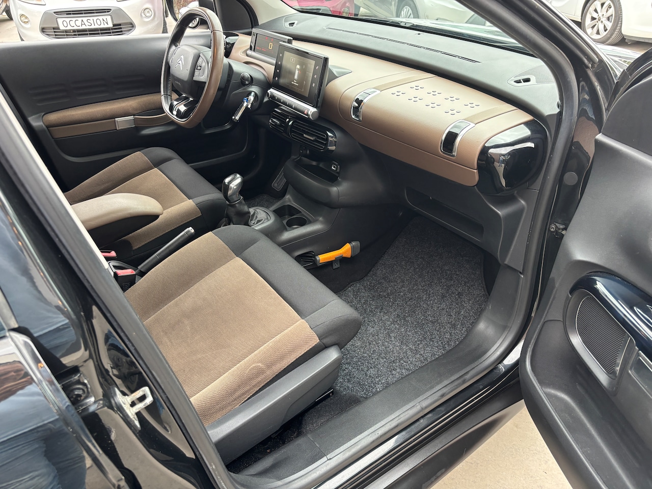Citroën C4 Cactus - 1.2 PureTech Business | Org-NL auto. Navi. D-riem verv. Trekhaak