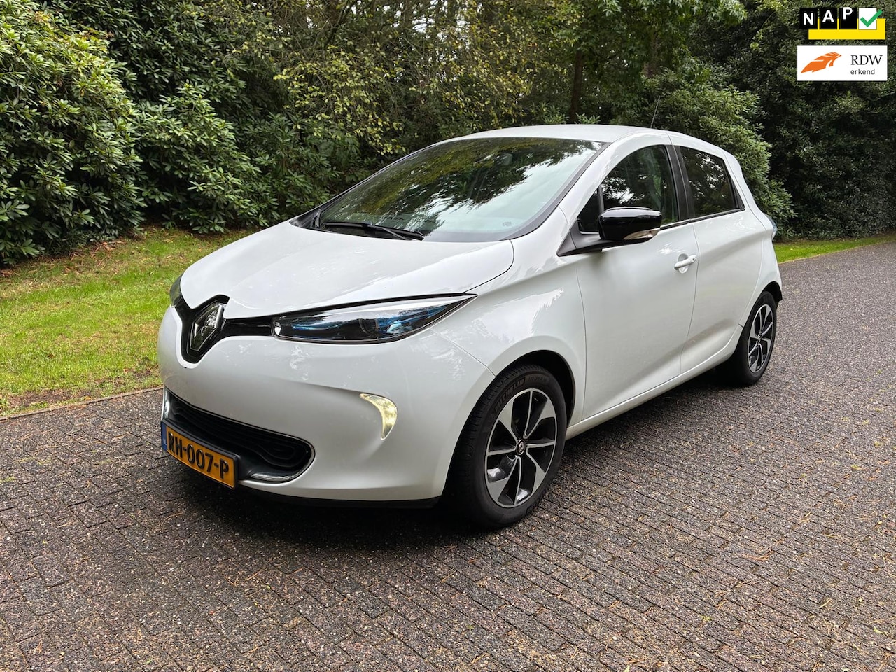 Renault Zoe - R90 Intens 41 kWh 1e eigenaar / koop accu / dealer onderhouden! - AutoWereld.nl