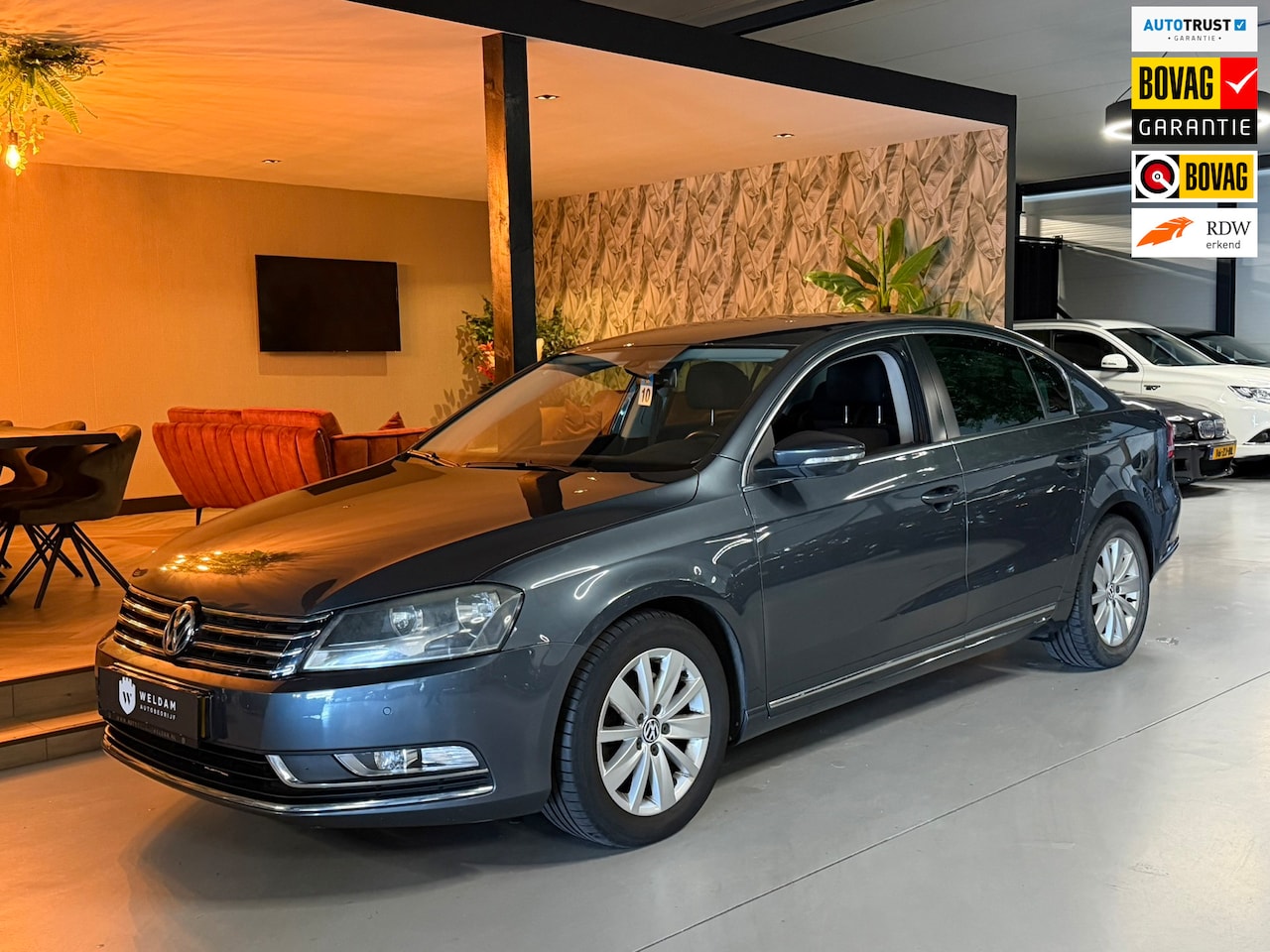 Volkswagen Passat - 1.8 TSI Highline | Trekhaak | Stoelverwarming | Cruise | PDC | Clima - AutoWereld.nl