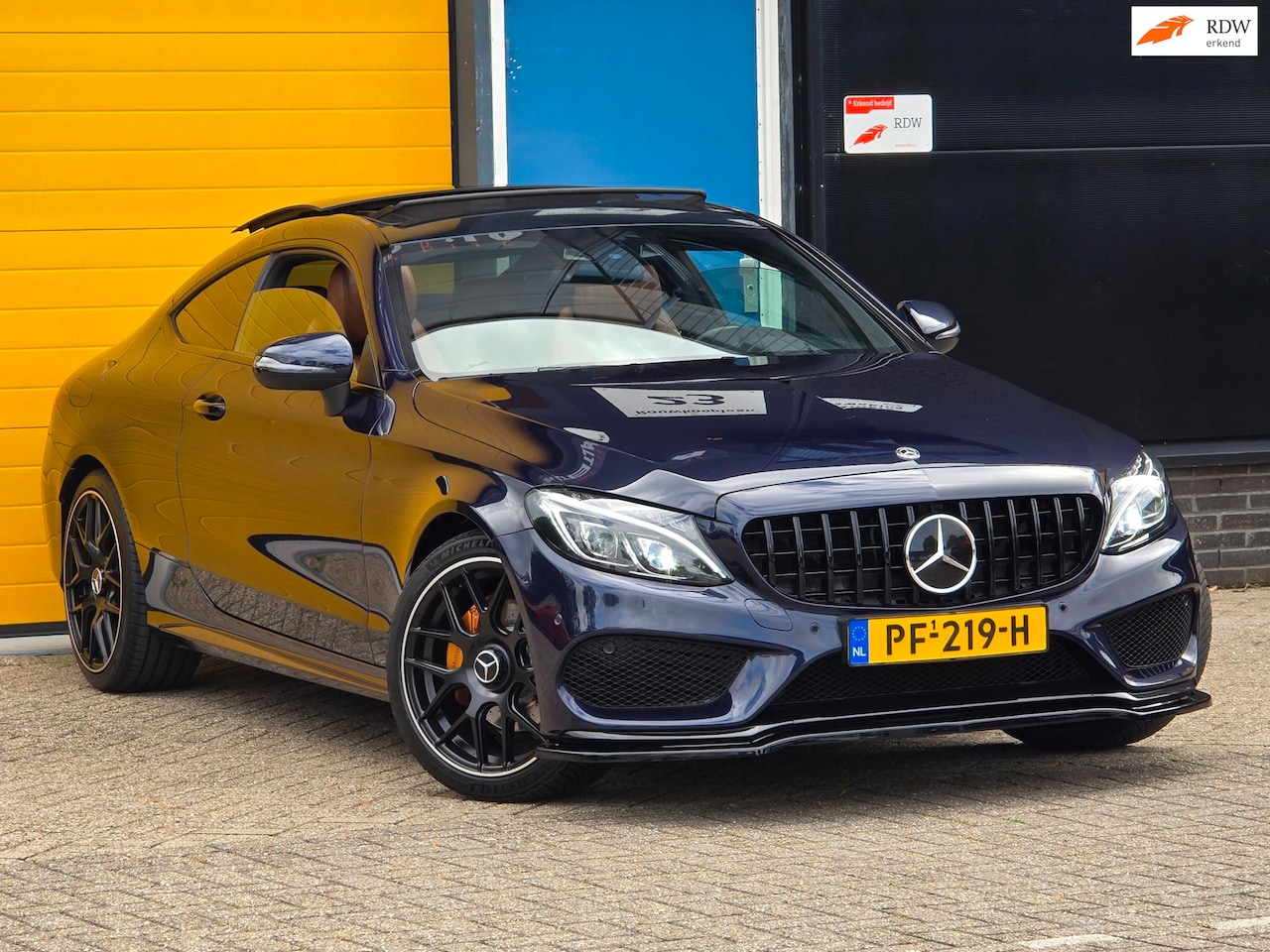 Mercedes-Benz C-klasse Coupé - 200 AMG 63 Look / Aut / Cognac Leder / Navi / Burmester / Open Pano / Ecc / Elek Pakket / - AutoWereld.nl