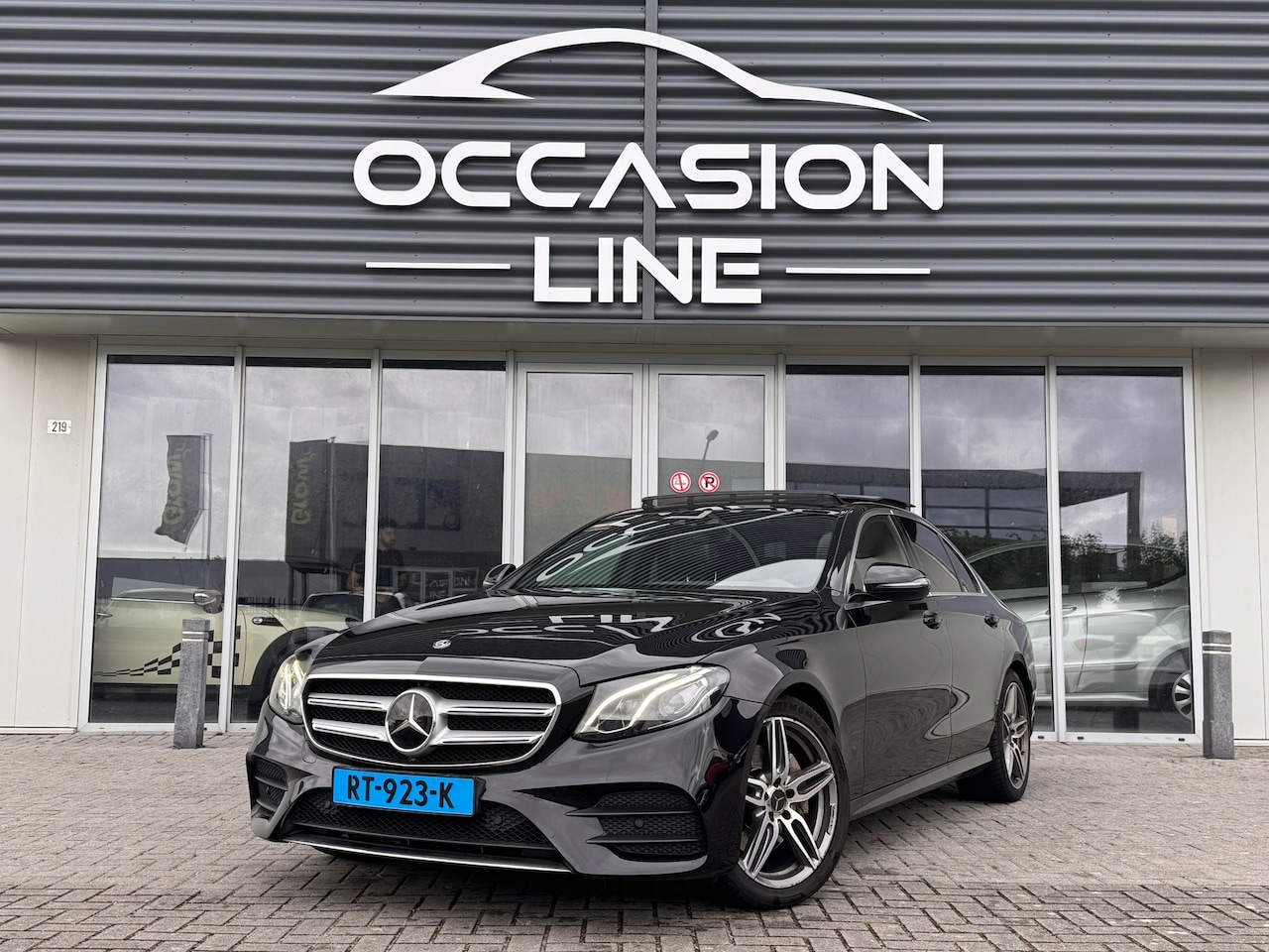 Mercedes-Benz E-klasse - AMG pakket | Panoramadak | Taxi Klaar - AutoWereld.nl