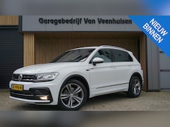 Volkswagen Tiguan - 2.0 TSI 180pk DSG 4Motion 2x R-Line Virtual Cockpit Trekhaak 19inch LM ACC *NL Auto* 2200k