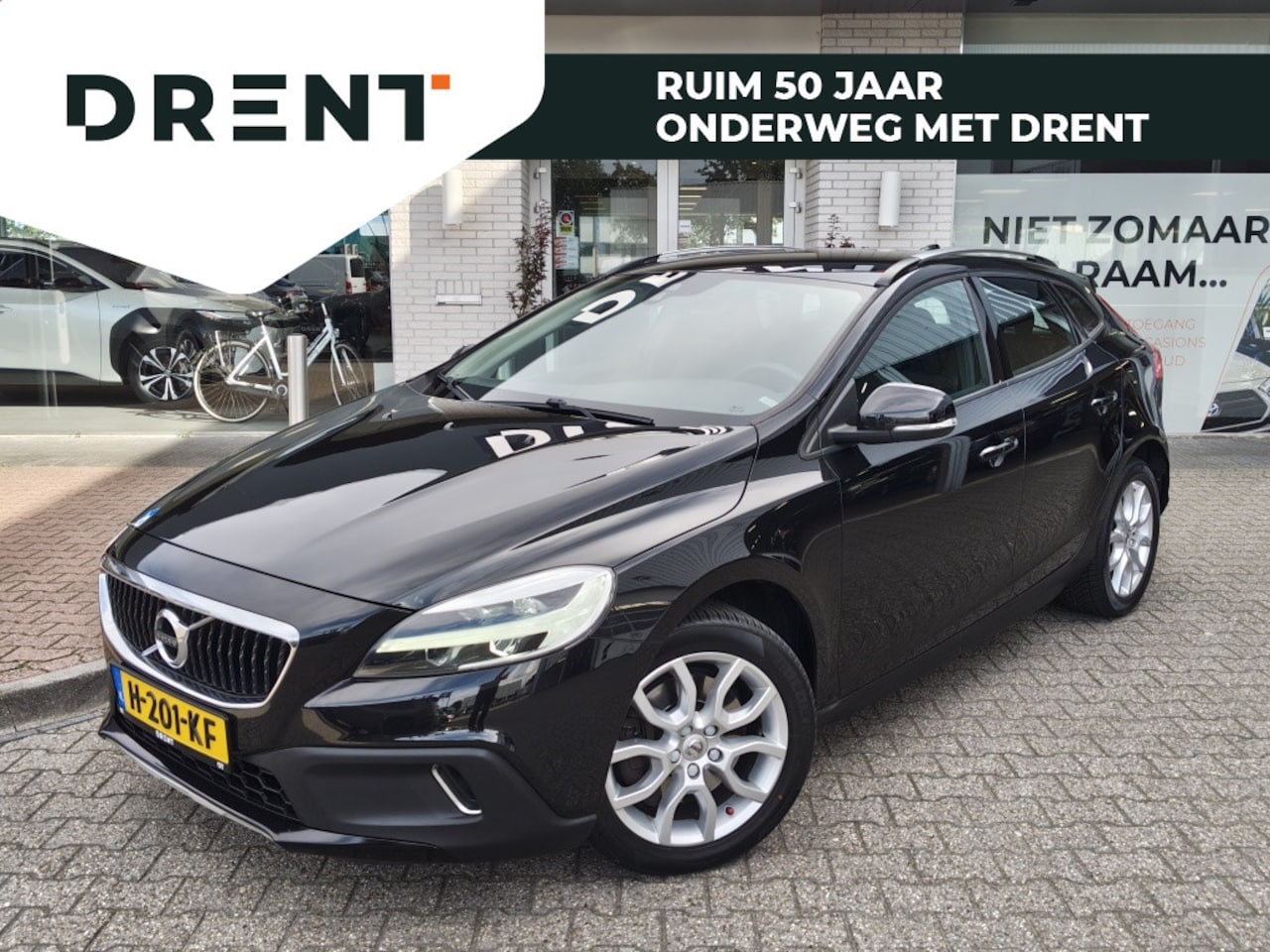 Volvo V40 Cross Country - 1.5 T3 Summum | Trekhaak | Stoelverwarming | Navi | Sensoren - AutoWereld.nl