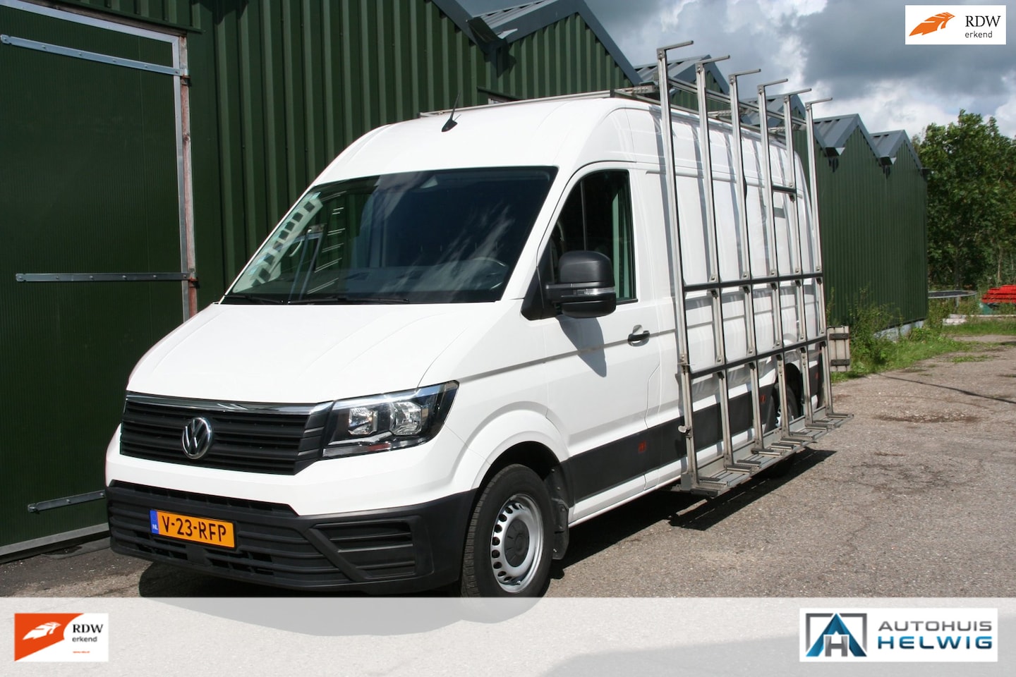 Volkswagen Crafter - 35 2.0 TDI L3H2 Trendline 35 2.0 TDI 177 PK L3H2 Trendline, GLAS-RASTEEL, AIRCO, NAVIGATIE, CAMERA, TREKHAAK - AutoWereld.nl