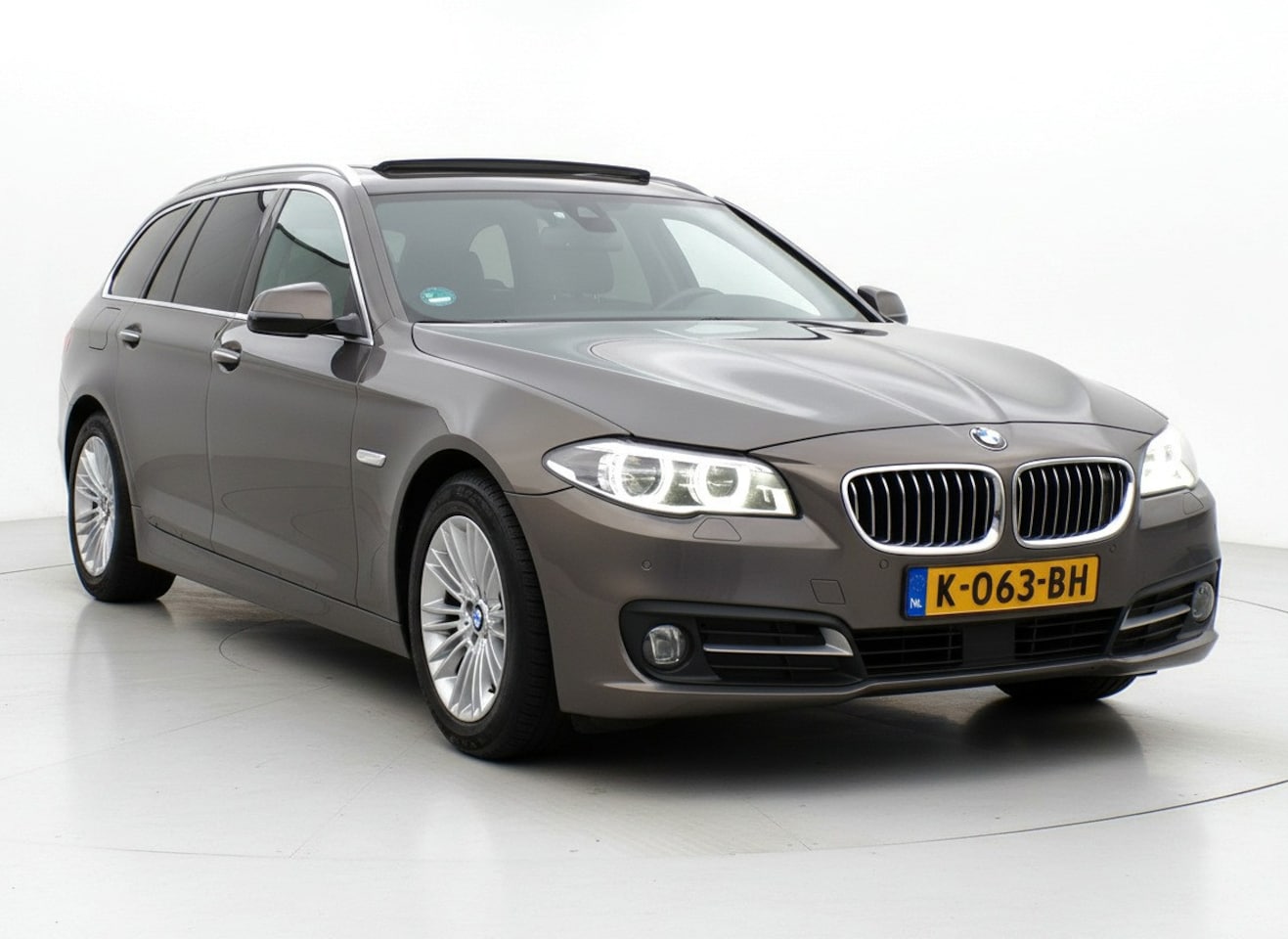 BMW 5-serie Touring - 520xd Executive|Pano|Xenon|Leder|HUD|ACC - AutoWereld.nl
