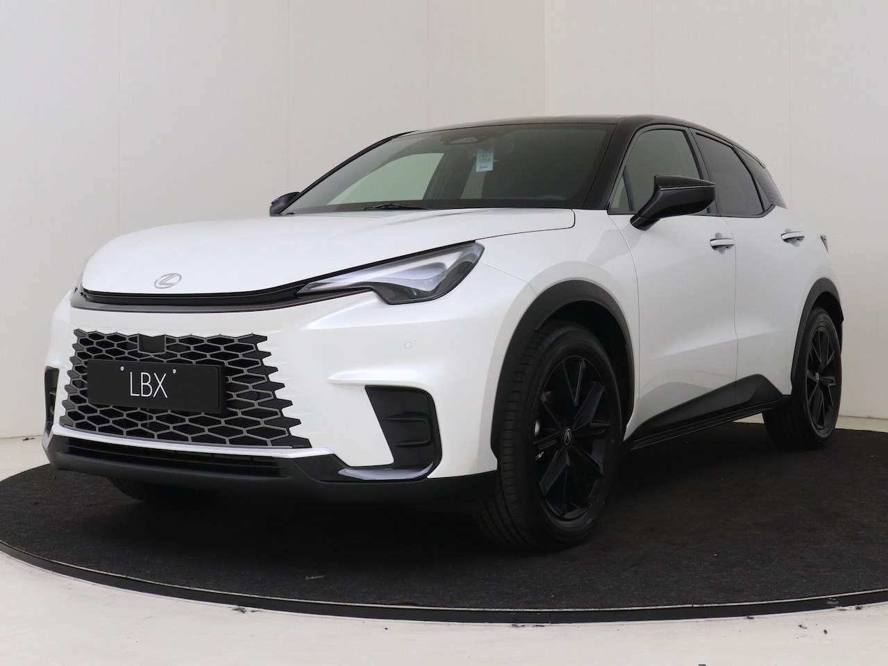 Lexus LBX - 35th Edition Gelimiteerd leverbaar! - AutoWereld.nl