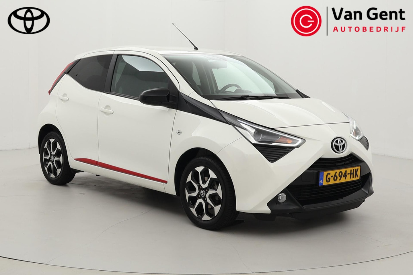 Toyota Aygo - 1.0 VVT-i x-joy | Apple Carplay / Android Auto | Clima | Camera | 15 inch | Bluetooth | DA - AutoWereld.nl
