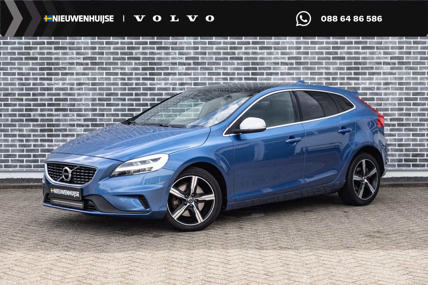 Volvo V40 - 1.5 T3 Polar+ Sport | R-Design | Panoramadak | Harman Kardon Audio | Alarm | Keyless Entry - AutoWereld.nl