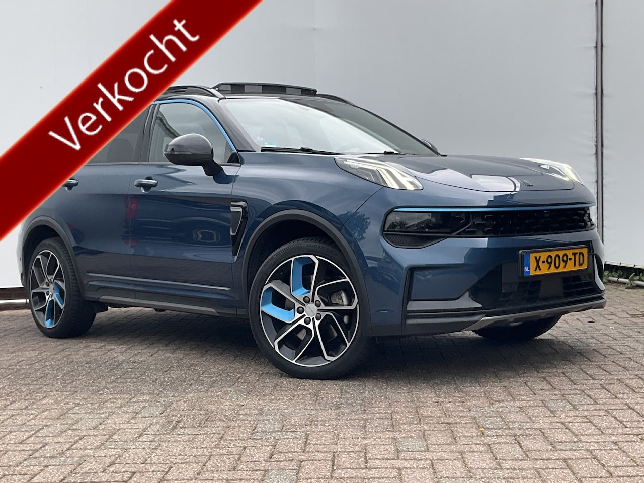 Lynk & Co 01 - 1.5 262pk PHEV Zwarte Hemel 360°Cam Stoelverw. Pano.dak Plug-in - AutoWereld.nl