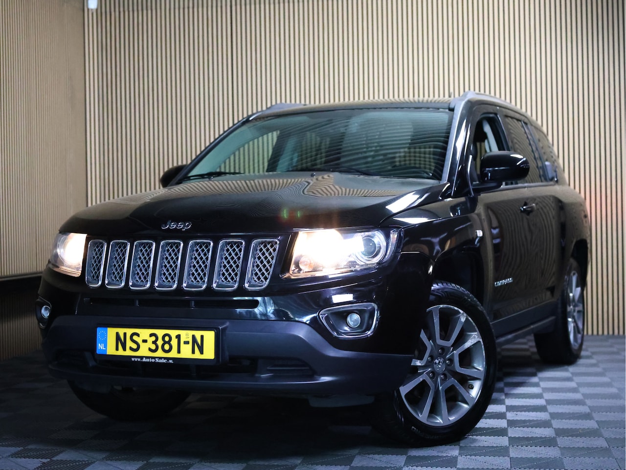 Jeep Compass - 2.4 Limited 4WD AUTOM AIRCO PANO NAVI THAAK BOSTON '15 - AutoWereld.nl