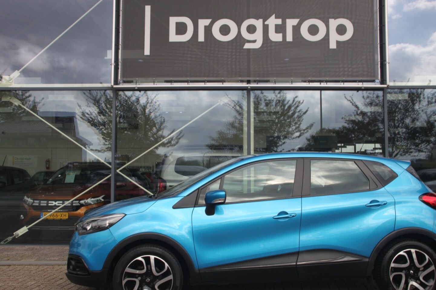 Renault Captur - 90PK-DYNAMIQUE-142DKM-NAVI-CLIMA-PDC-TREKH- - AutoWereld.nl