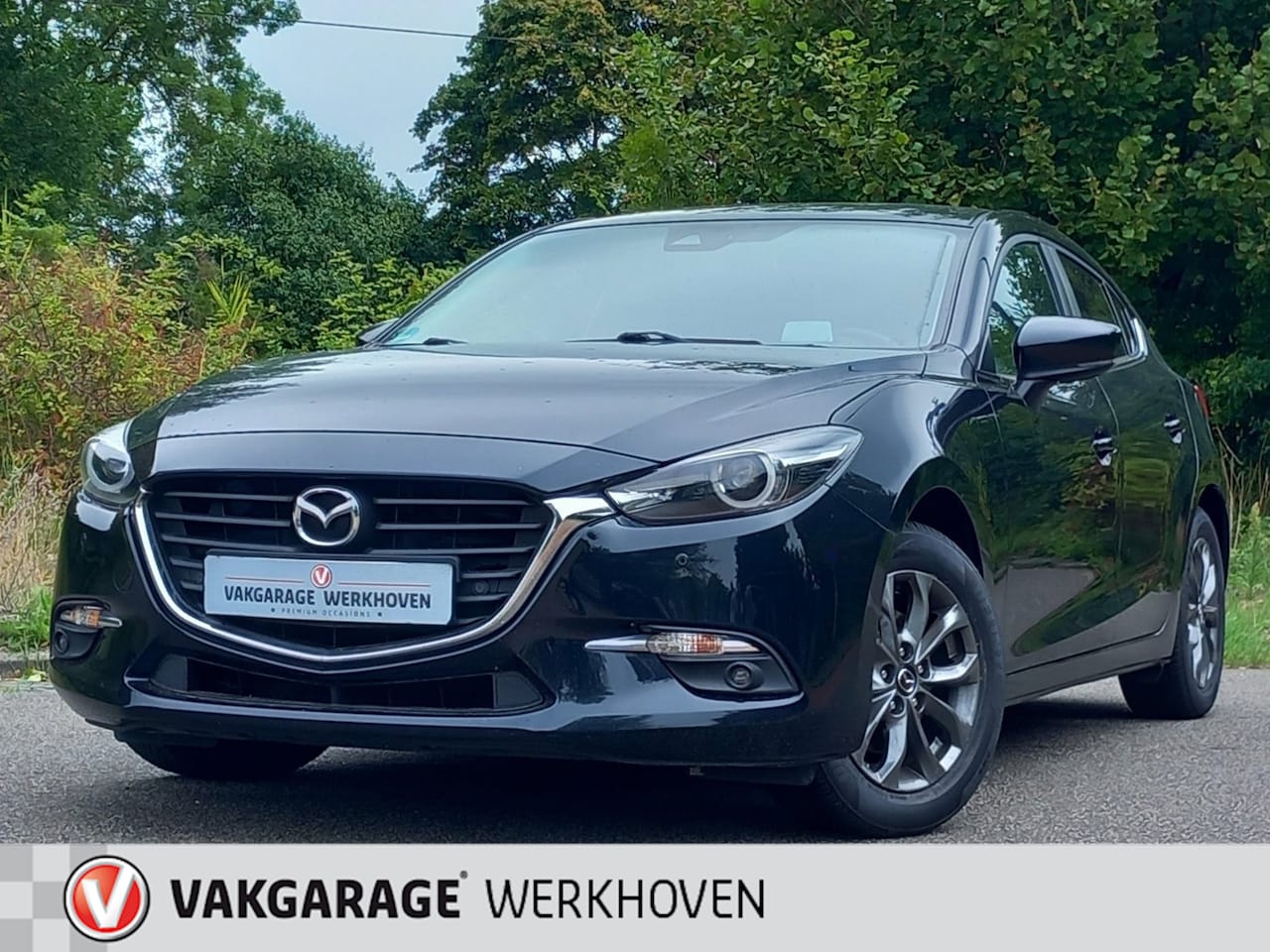 Mazda 3 - 2.0 SkyActiv-G 120 | Parkeersensoren | HeadUp | Stoelverwarming | 2019 - AutoWereld.nl
