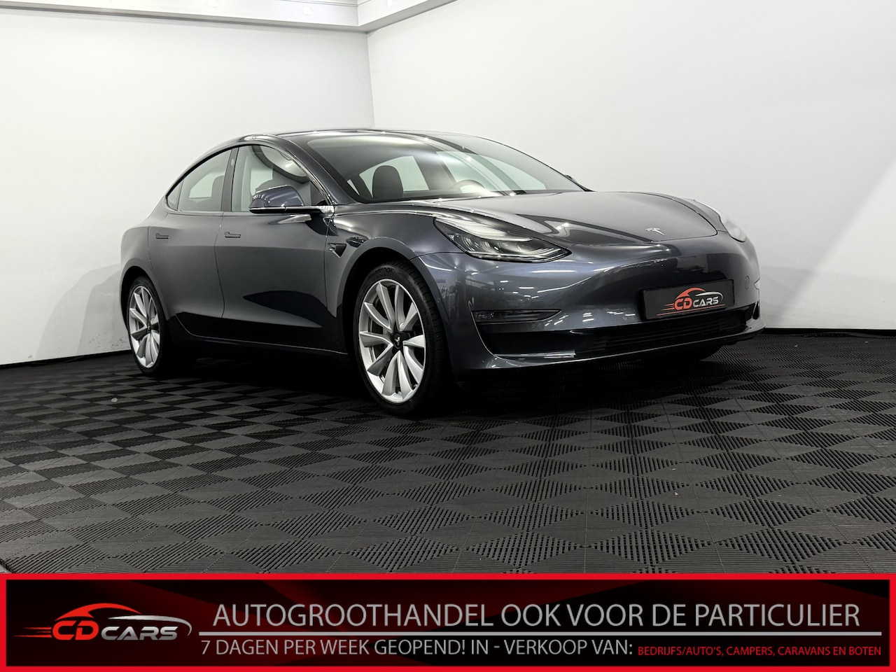 Tesla Model 3 - Long Range AWD 75 kWh Panoramadak, Autopilot, Winterpakket, Leder, 360 Camera, Navi, 351PK - AutoWereld.nl