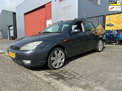 Ford Focus Wagon - 1.6-16V Futura Automatische Airco/Navigatie/Lederen Bekleding/17" LM Velgen/APK bij Afleve