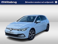 Volkswagen Golf - 1.5 TSI 130pk Style / Navigatie / LM 18 inch / Camera / Parkeersensoren / Digital cockpit