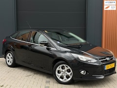 Ford Focus - 1.6 EcoBoost Titanium|Dealer Onderhouden|Trekhaak|Stoelverwarming|Climate Control|Cruise C