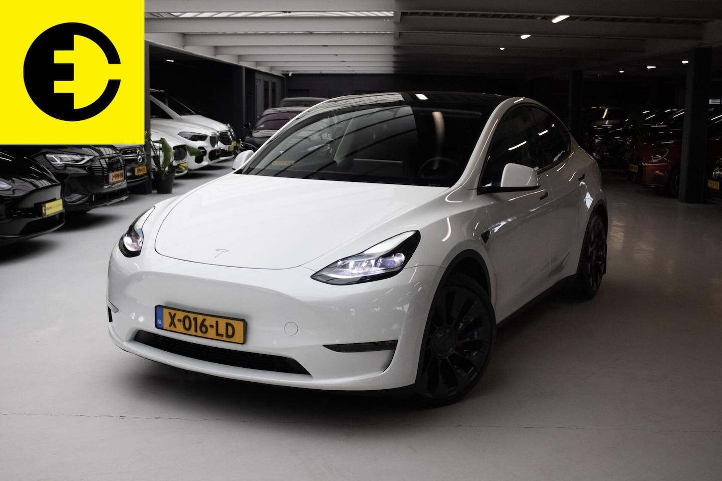 Tesla Model Y - Performance AWD 75 kWh | SoH 91,8% | Trekhaak | Stuurverwarming - AutoWereld.nl