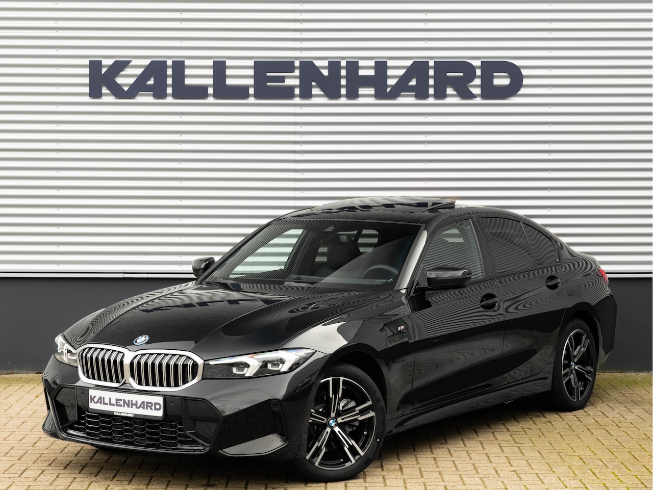 BMW 3-serie - 330e M-Sport - LCI 2 - Schuifdak - Trekhaak - Widescreen - Hifi - Camera - AutoWereld.nl