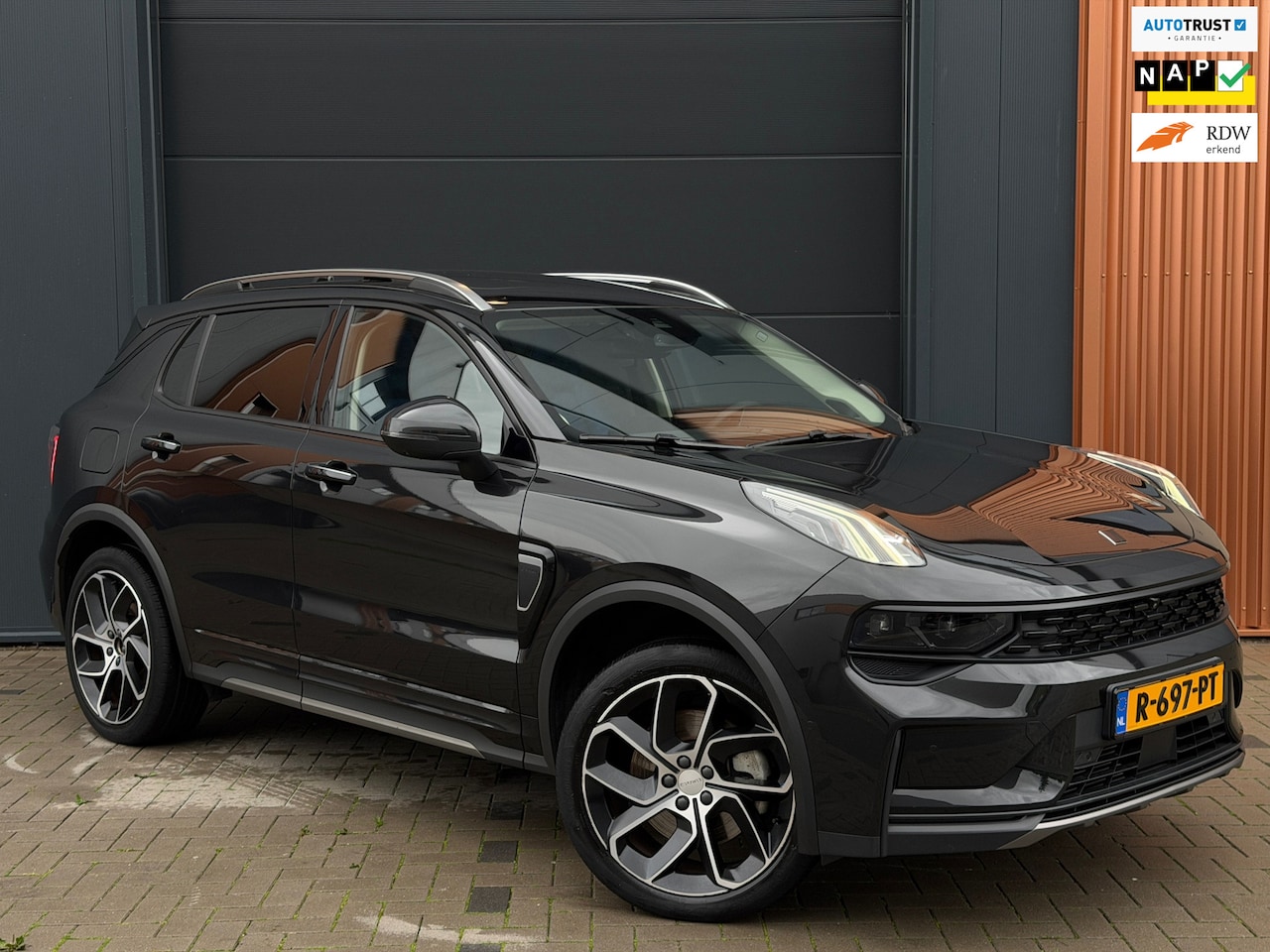 Lynk & Co 01 - 1.5|BTW&NL Auto|Black!|1e Eigenaar|Pano|Memory Stoelen|Infinity|Elektrische Achterklep|Sto - AutoWereld.nl