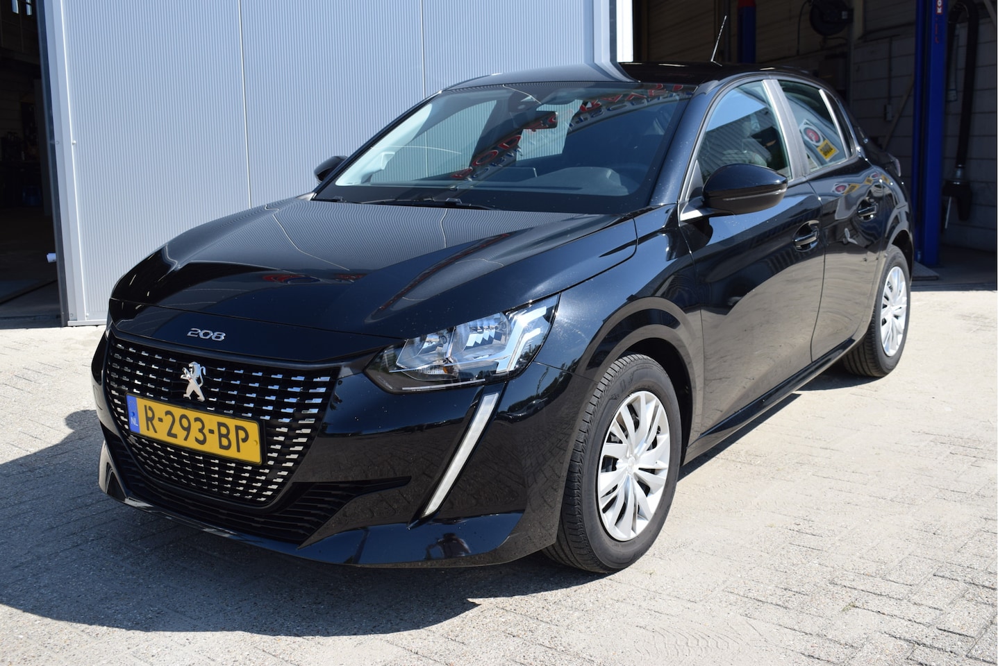 Peugeot 208 - 1.2 Active | NL-Auto | NAP | Apple Carplay/Android Auto - AutoWereld.nl