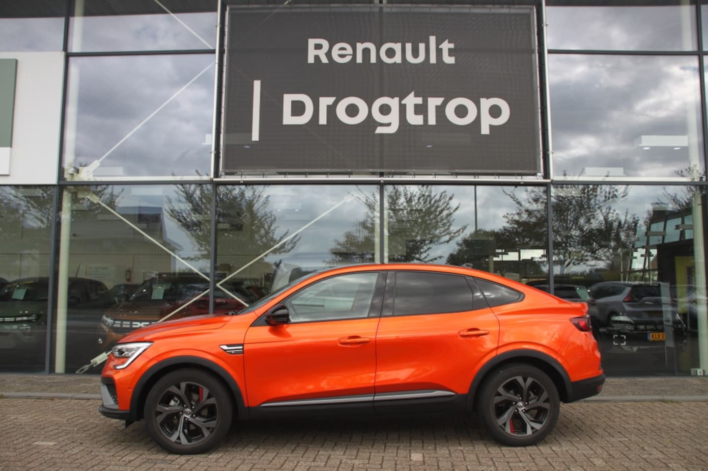 Renault Arkana - 145PK-HYBRID-RS LINE-48DKM-NAVI-CLIMA-CAMERA-STOEL/STUURVERW- - AutoWereld.nl