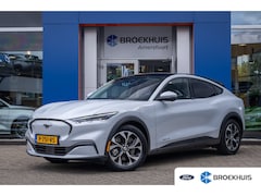 Ford Mustang Mach-E - RWD 75 kWh | Panoramadak | LEDER | Apple Carplay | L.M. Velgen | Trekhaak | Achteruitrijca