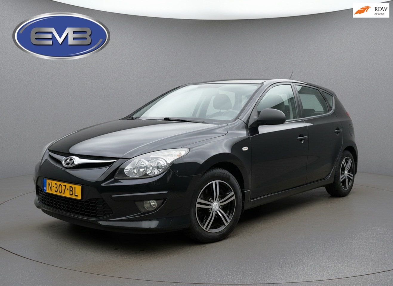 Hyundai i30 - 1.4i i-Drive Sport, airco, lichtmetalen velgen, keurig nette staat - AutoWereld.nl