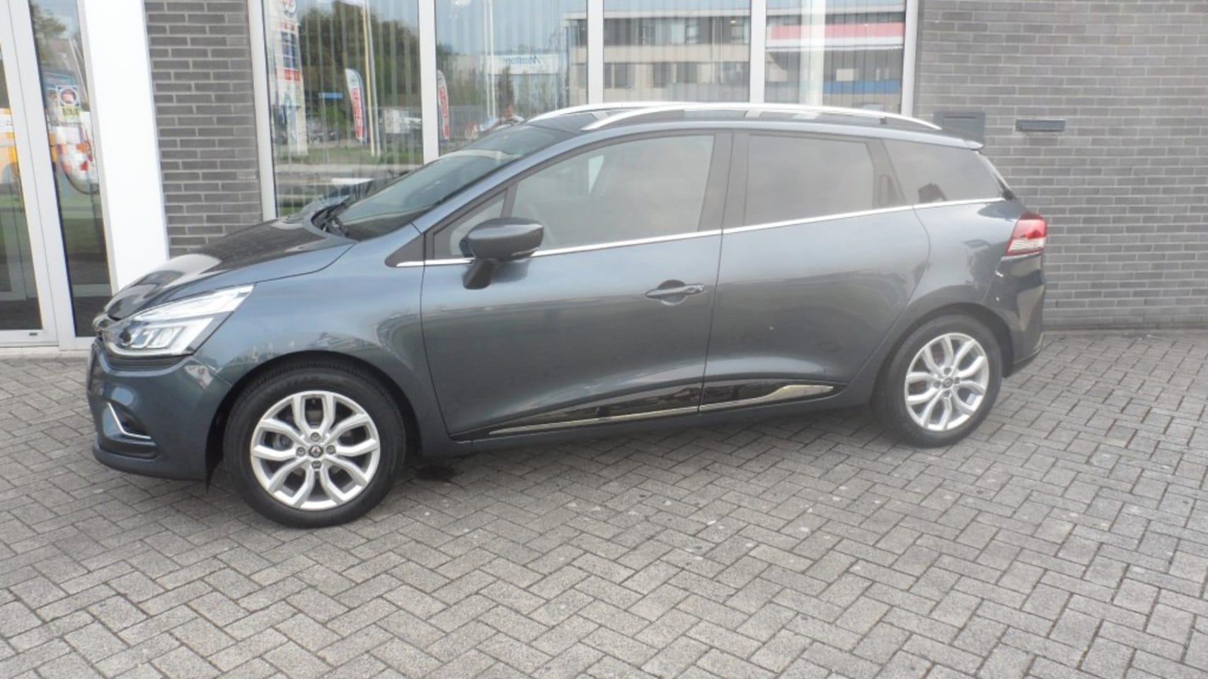 Renault Clio - 0.9 TCE INTENS / Trekhaak - AutoWereld.nl