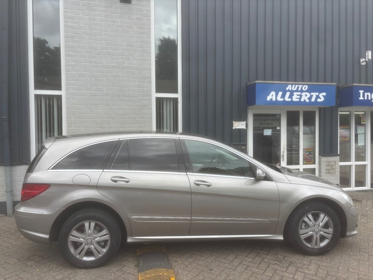 Mercedes-Benz R-klasse - 280 6P. 6persoons - AutoWereld.nl