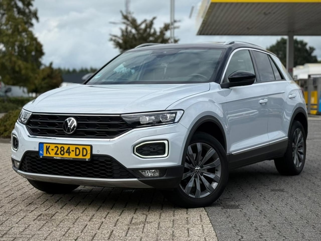 Volkswagen T-Roc - 1.5 TSI AUTOMAAT CARPLAY NAVI ACC - AutoWereld.nl