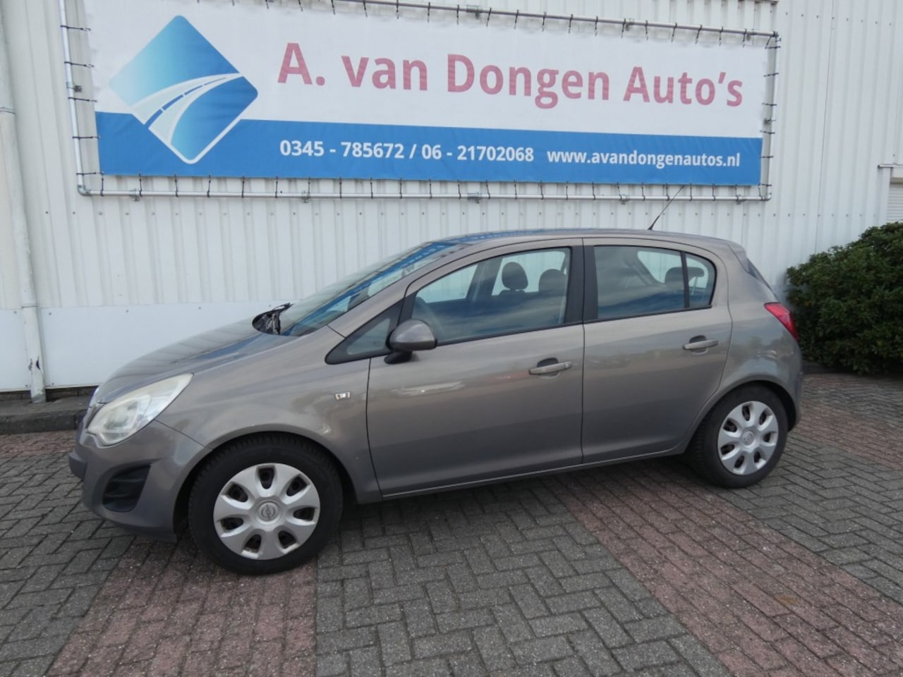 Opel Corsa - 1.2-16V Edition 1.2-16V EDITION,Airco,Cruise,Trhaak,All Season Banden - AutoWereld.nl
